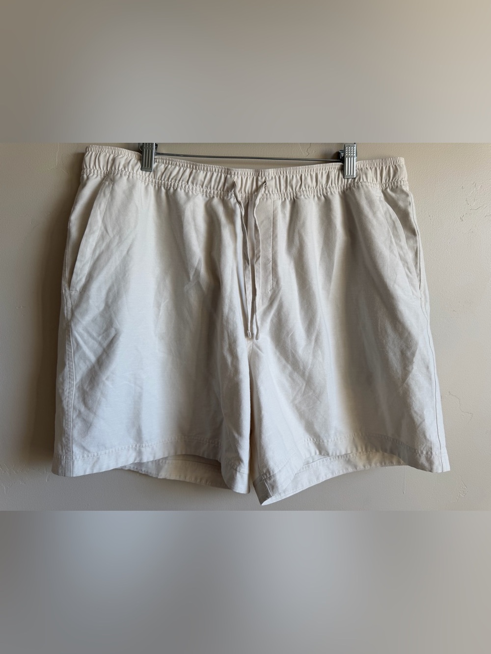 Mens Lululemon White Shorts XXL